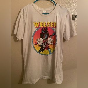 Large White Weezer shirt